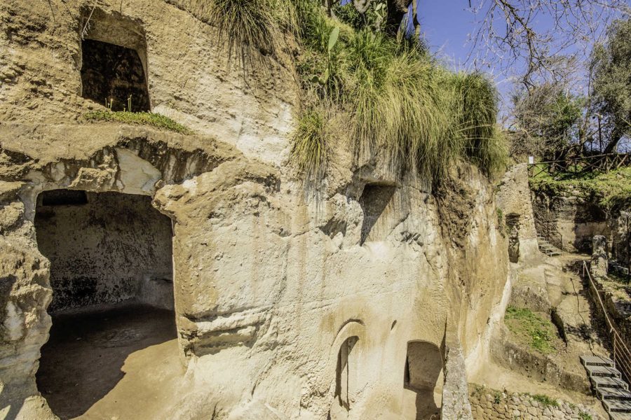 Zungri, Insediamento Rupestre degli Sbariati, visita guidata